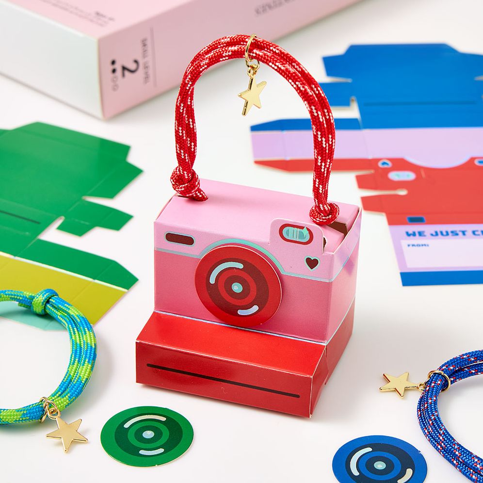 Camera Friendship Bracelet Valentine Card Kit