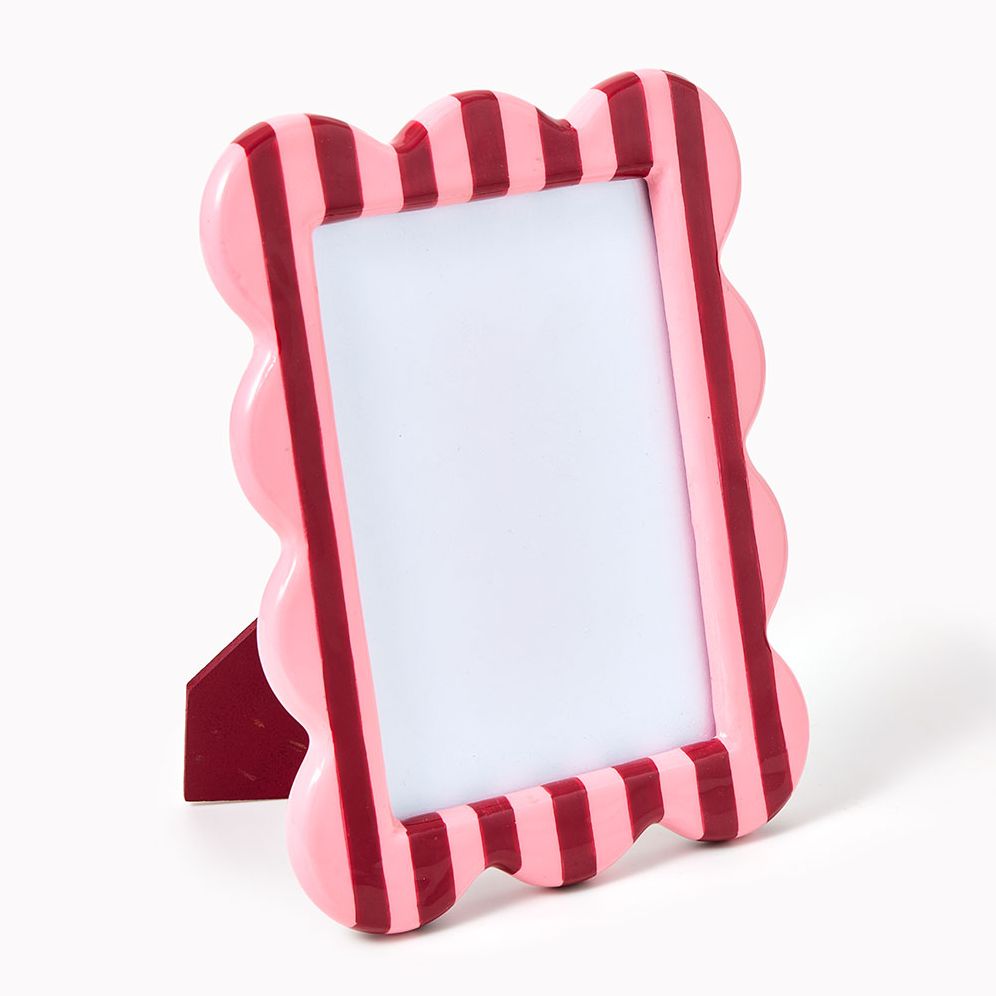 Scalloped Striped 4x6 Frame
