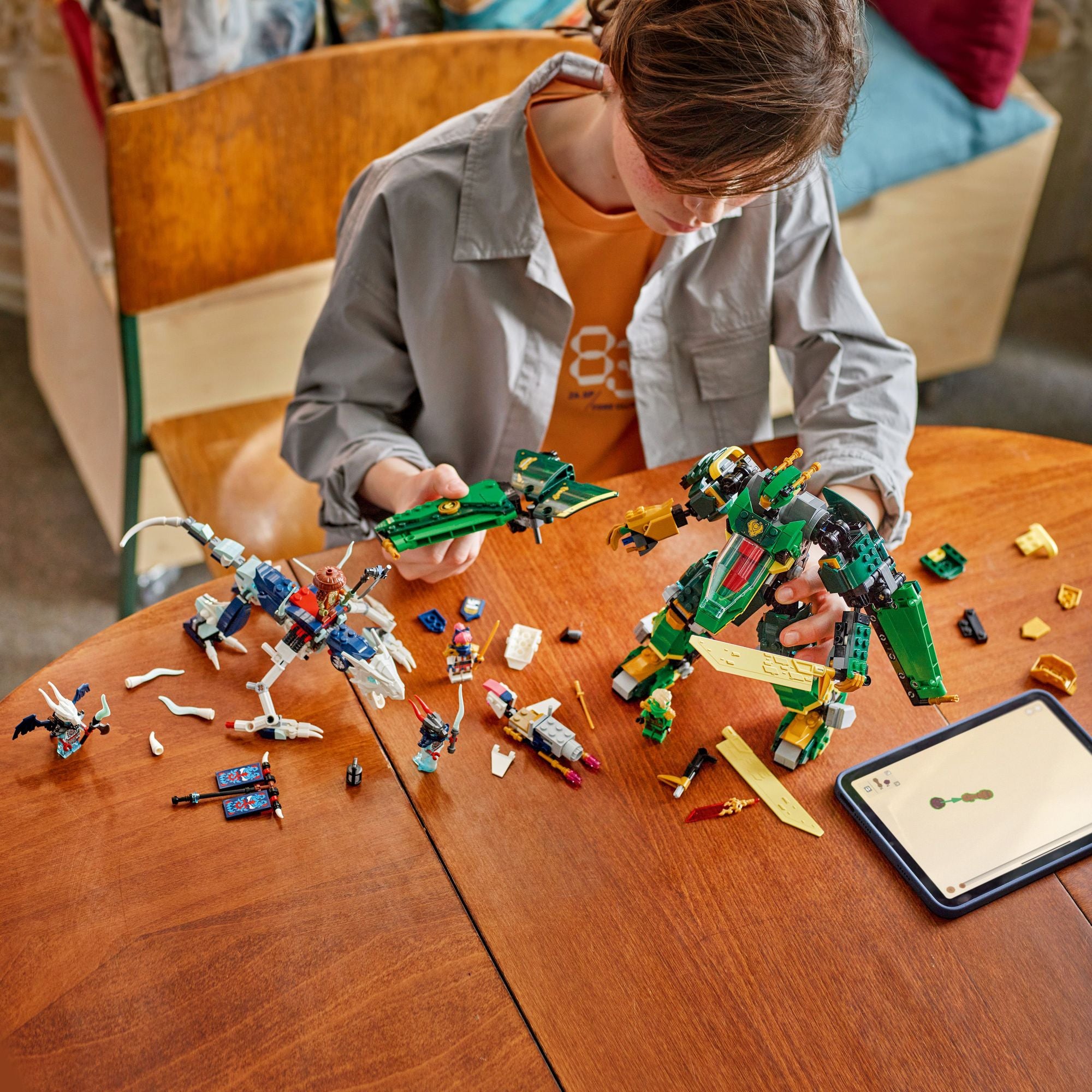 LEGO Ninjago Lloyd?s Jet Mech 71845
