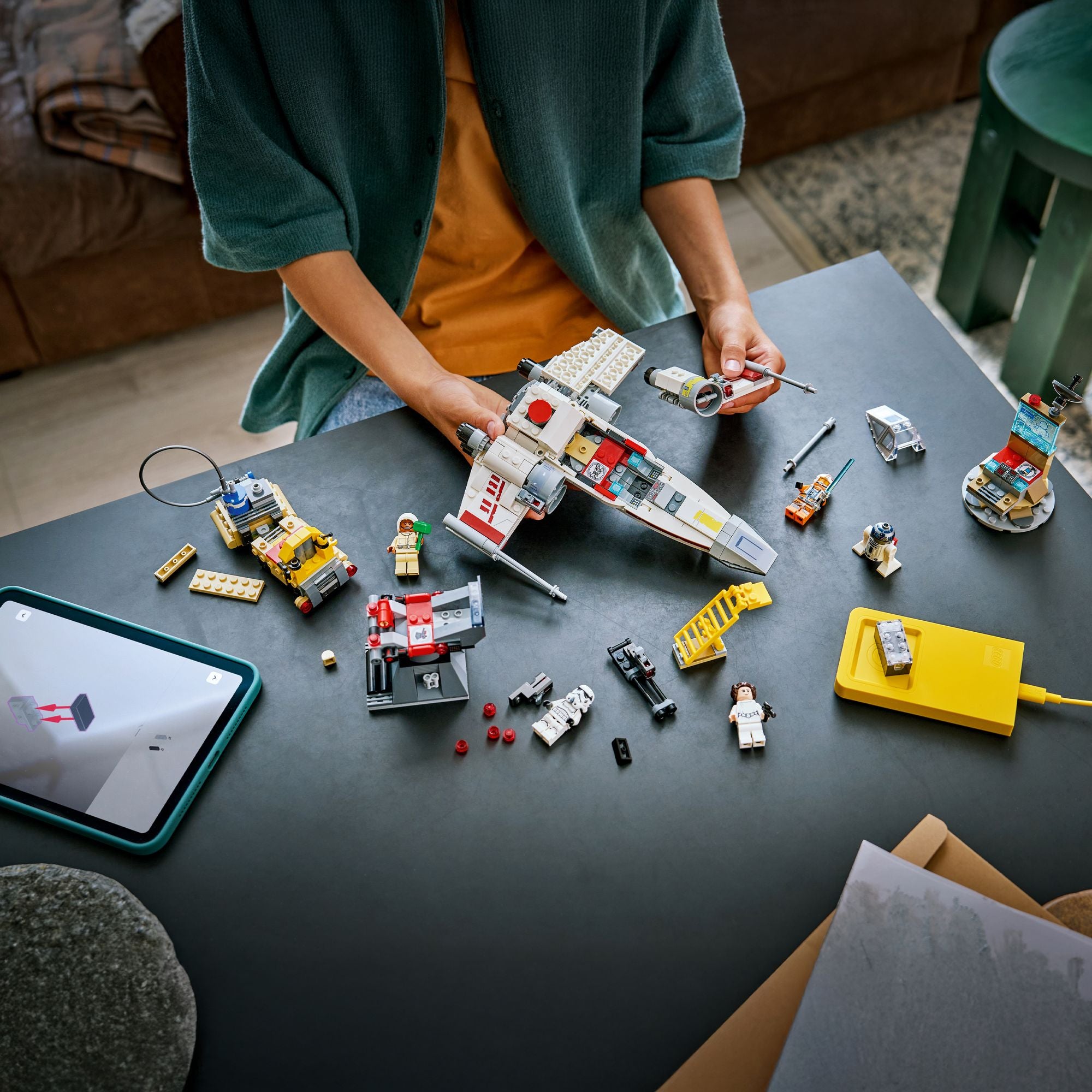 LEGO Star Wars SMART Play Luke's Red Five X-Wing 75423