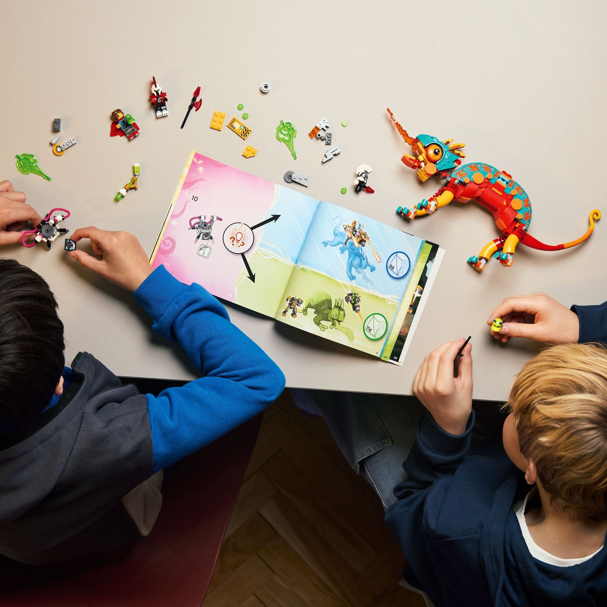 LEGO DREAMZzz Mateo's Fire Chameleon 71492