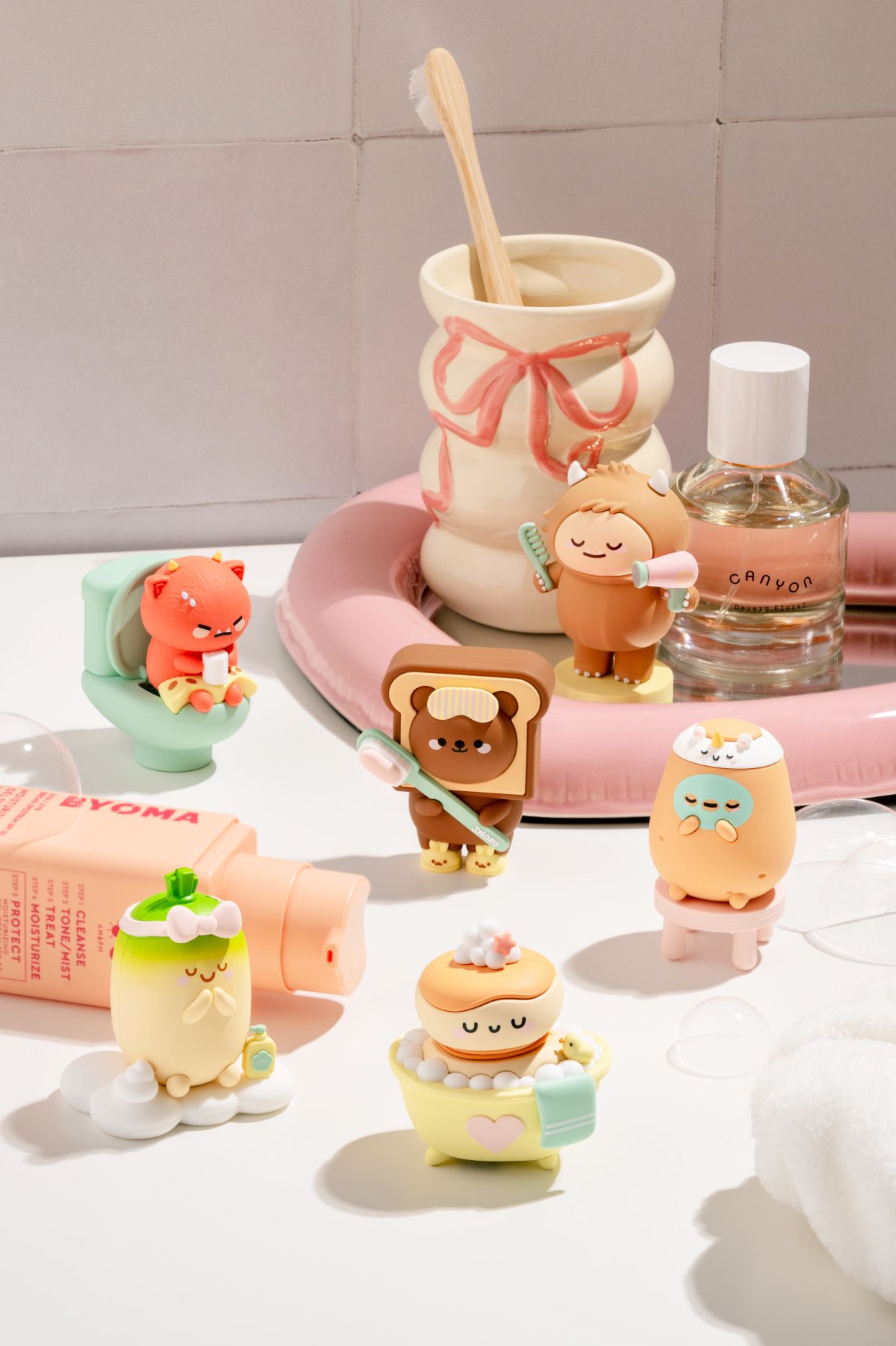 Smoko Friends Bathroom Blind Box Figure