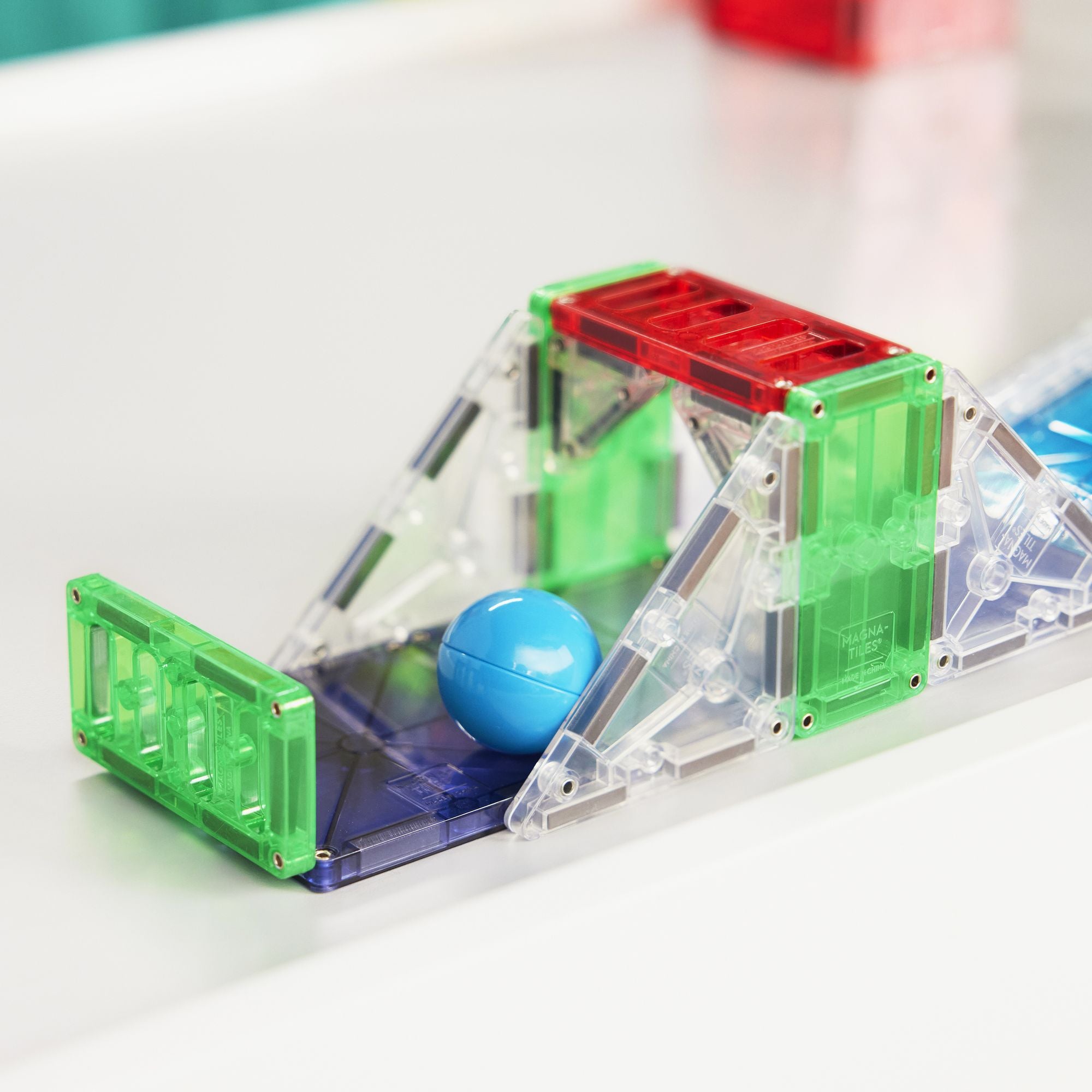 MAGNA-TILES® Rail Racers Deluxe 90-Piece Magnetic Construction Set, The Original Magnetic Building Brand
