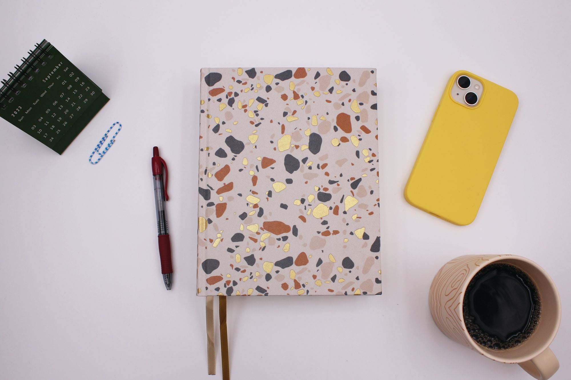 NIV, Journal the Word Bible (Perfect for Note-Taking), Cloth over Board, Cream, Red Letter, Comfort Print: Reflect, Take Notes, or Create Art Next to Your Favorite Verses