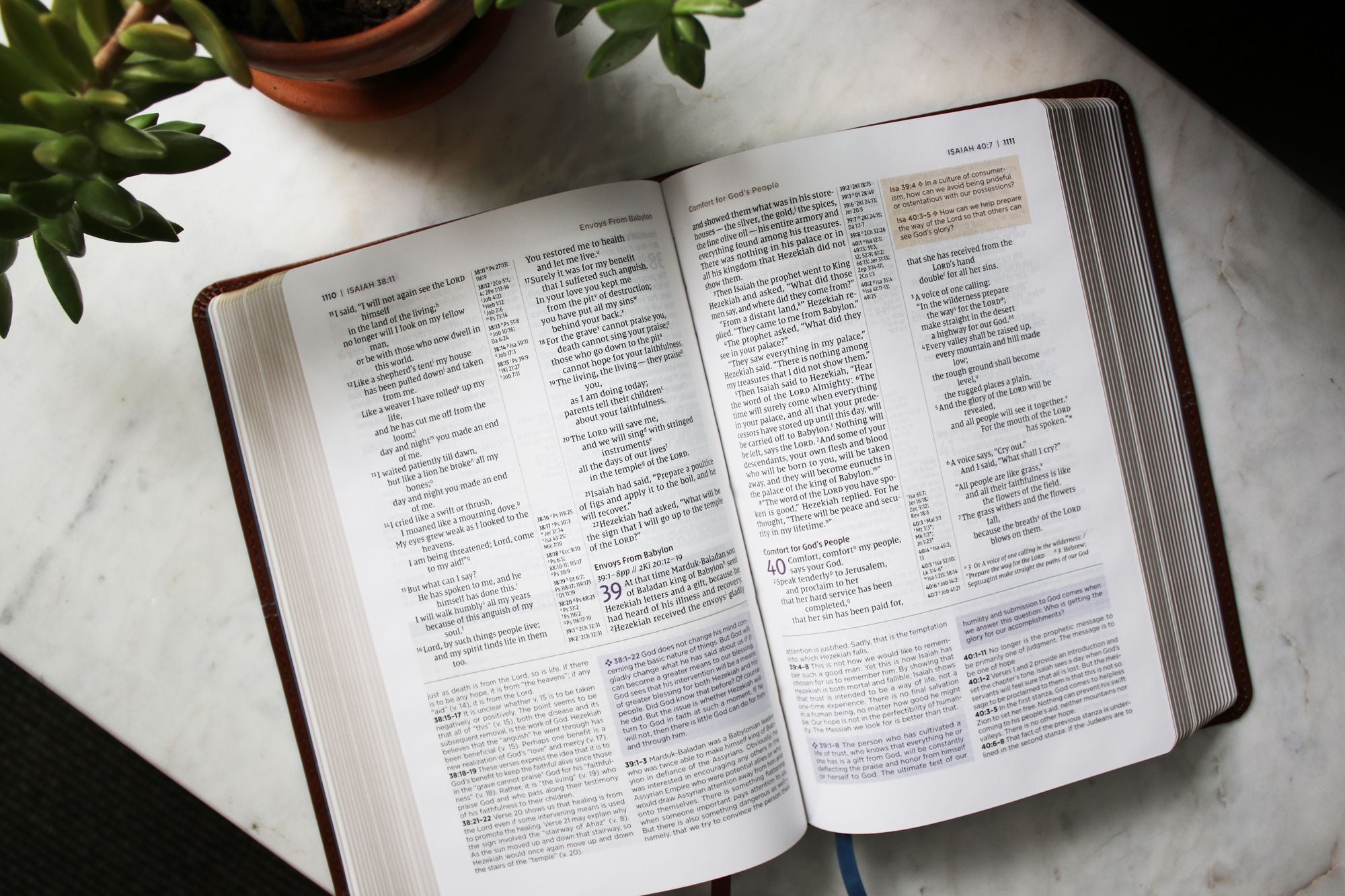 NIV Application Bible, Personal Size, Leathersoft, Brown/Blue, Red Letter, Comfort Print: Bringing the Ancient Message of the Bible into Your World