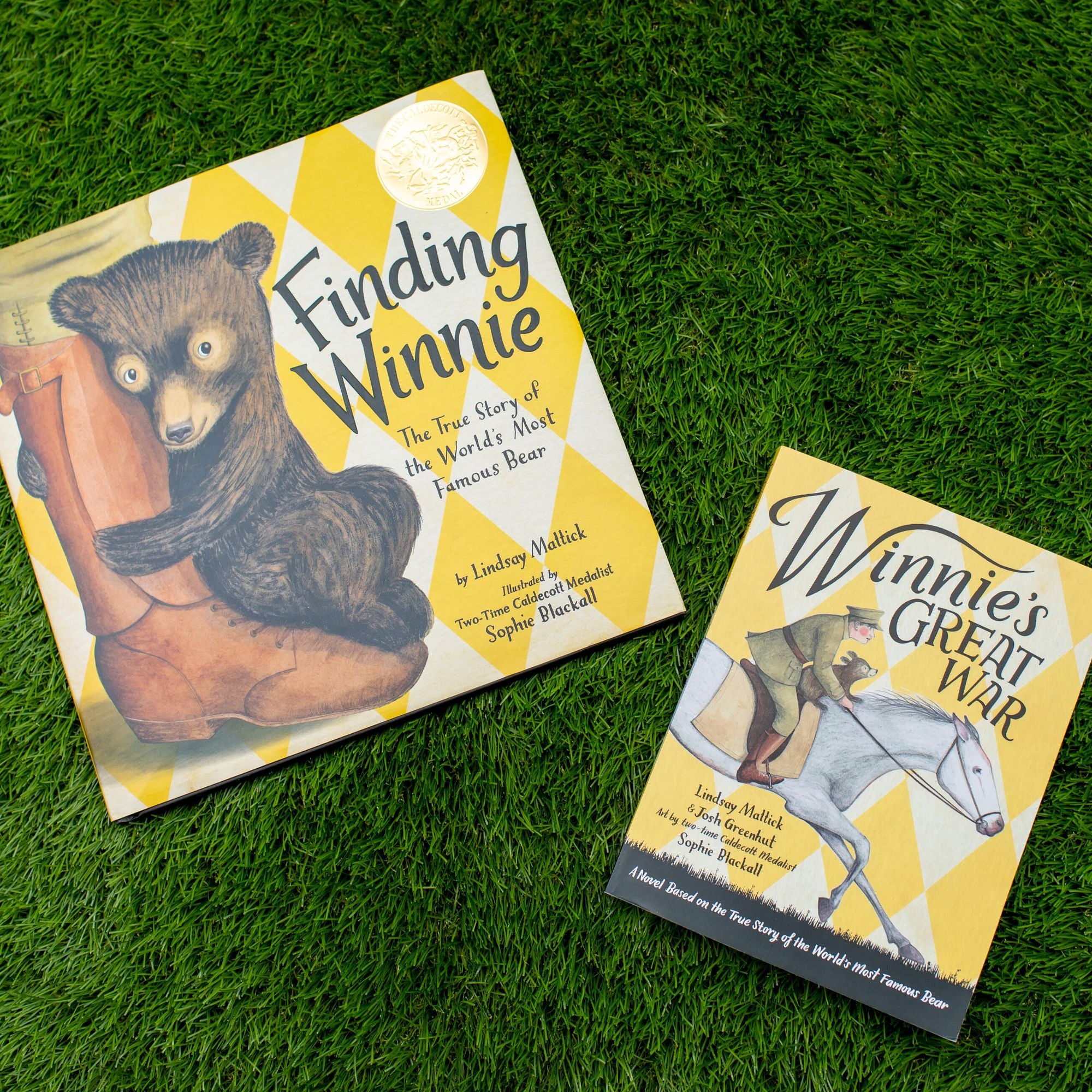 Finding Winnie: The True Story of the World's Most Famous Bear (Caldecott Medal Winner)