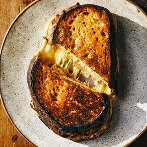 The Vegan Creamery: Plant-Based Cheese, Milk, Ice Cream, and More (A Cookbook)