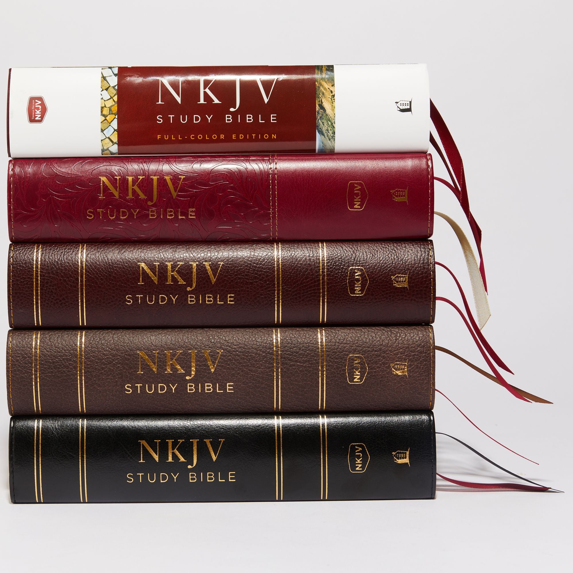 NKJV Study Bible, Leathersoft, Black, Full-Color, Comfort Print: The Complete Resource for Studying God's Word