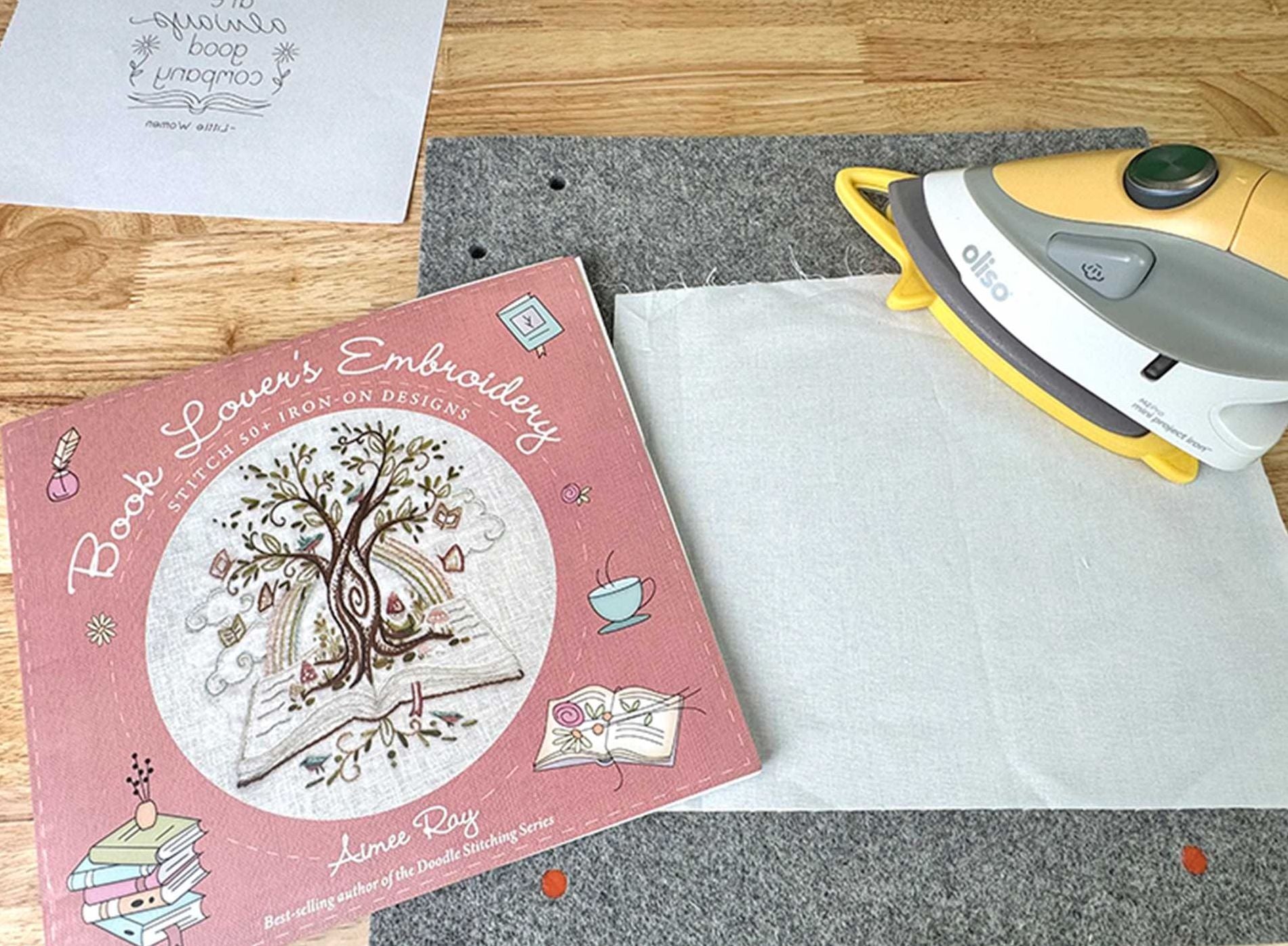 Book Lover's Embroidery: Stitch 50+ Iron-on Designs