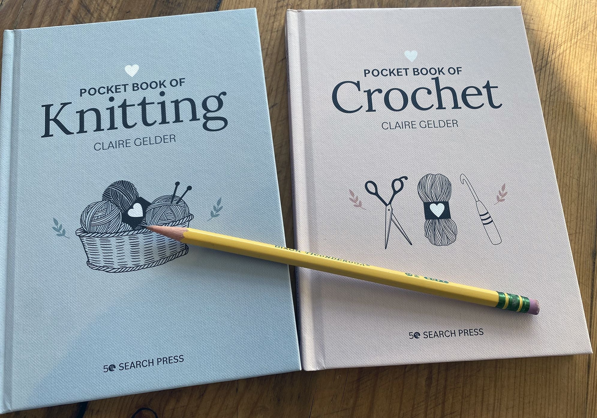 Pocket Book of Crochet: Mindful crafting for beginners