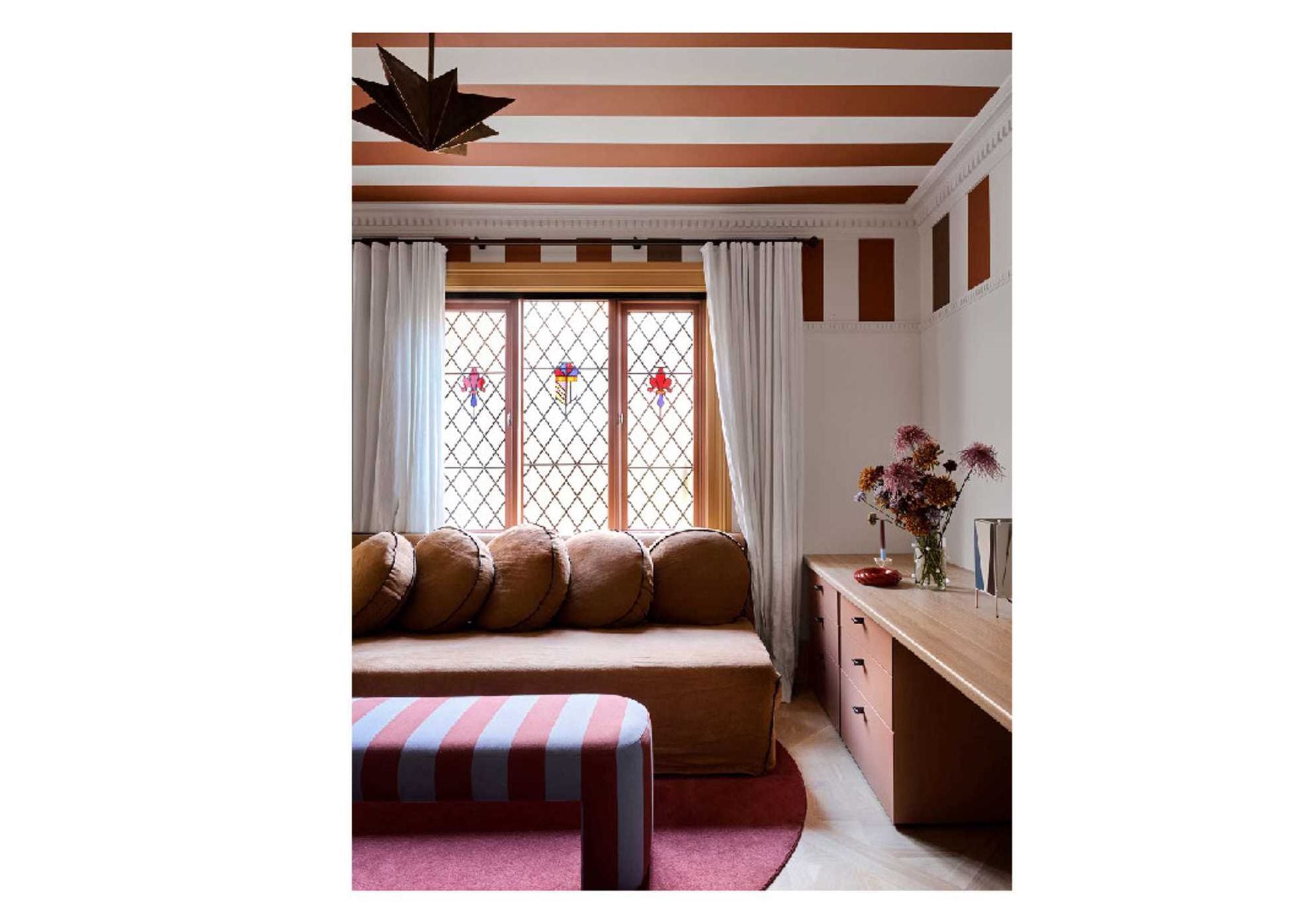 Curated Living: Elegant Interiors and Artful Homes