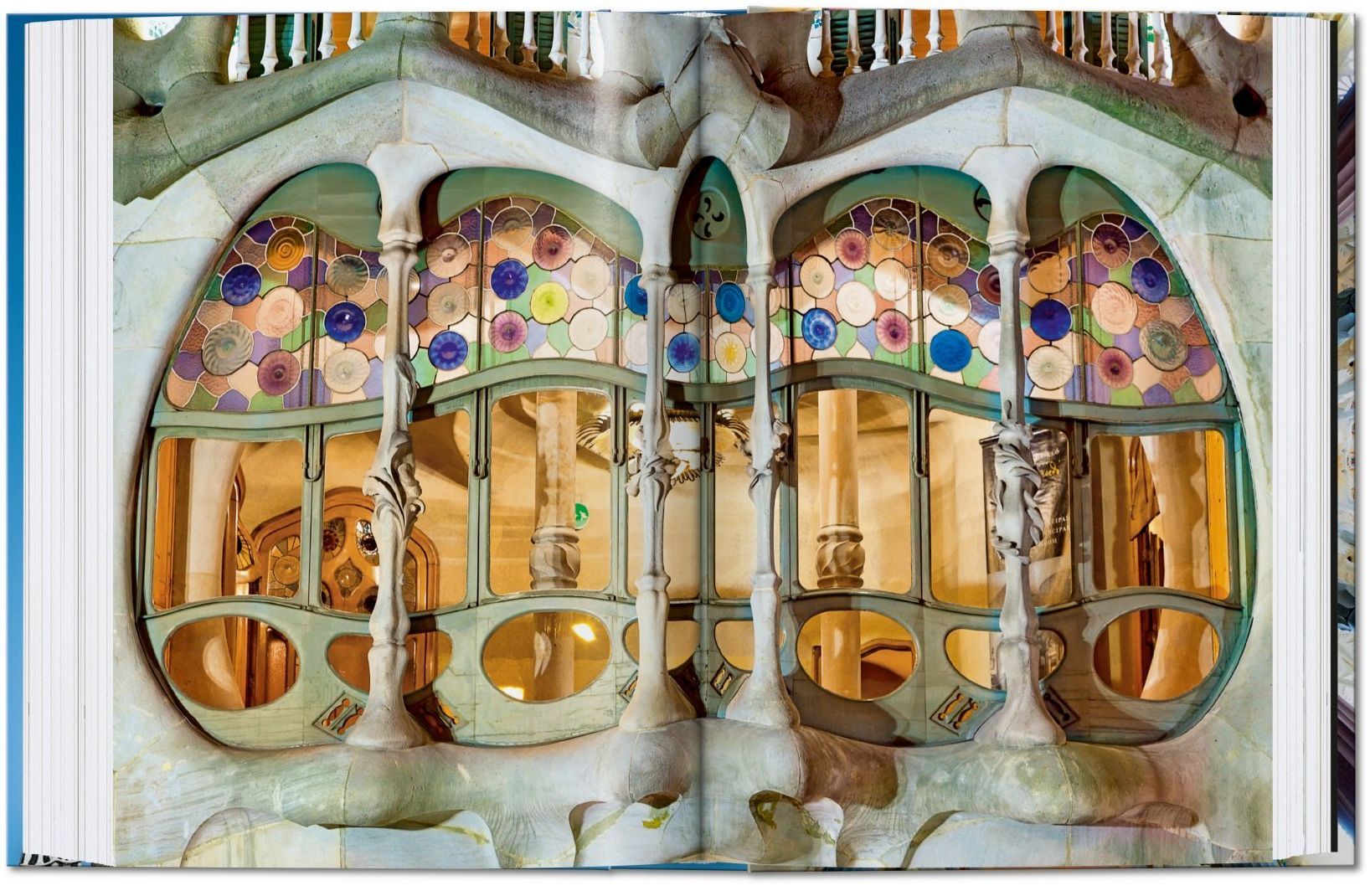 Gaudí. The Complete Works. 45th Ed.