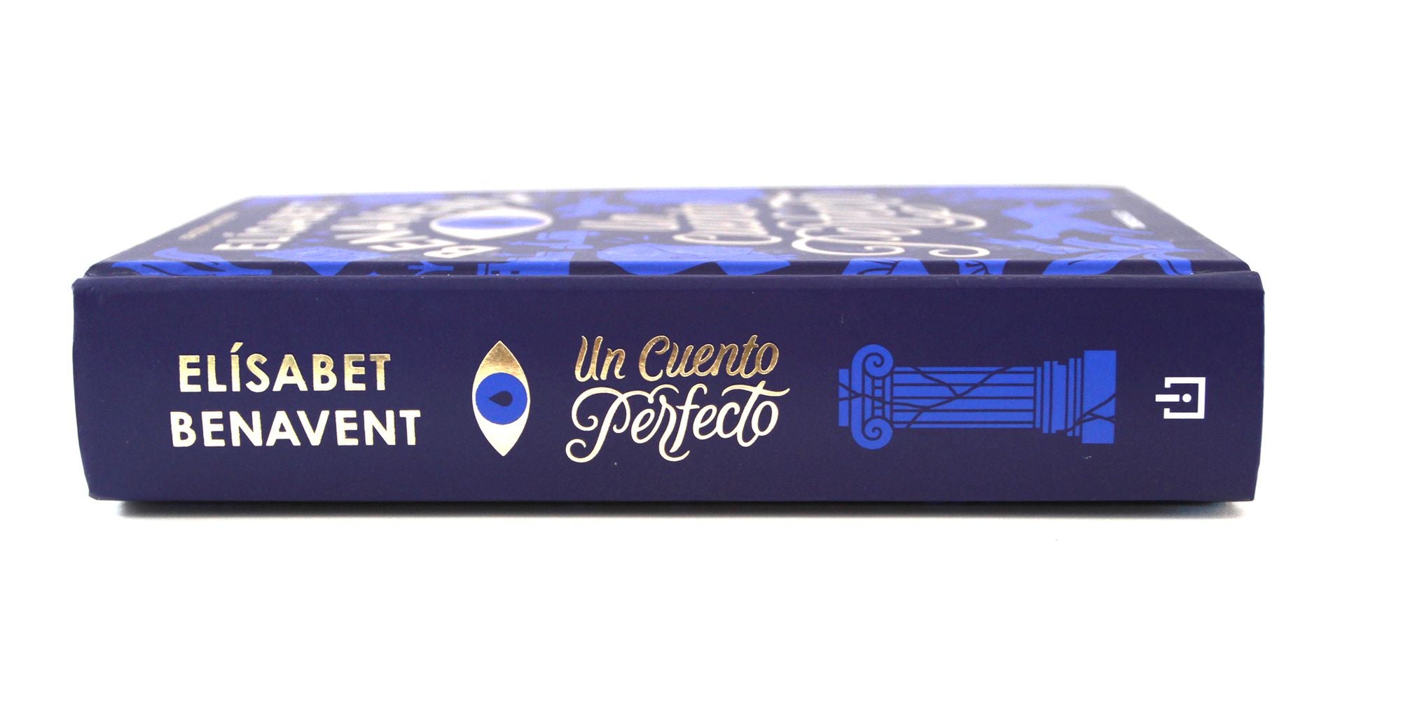 Un cuento perfecto (Edición limitada, cantos pintados) / A Perfect Story (Limited Edition, Sprayed Edges)
