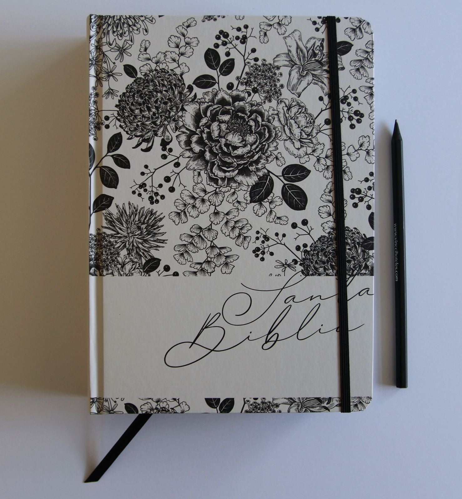 Biblia de Apuntes RVR 1960 Tapa dura, Blanco y negro con flores (Edición cantos pintados) / Spanish Journalling Bible RVR 1960 HC Black and White with Flowers