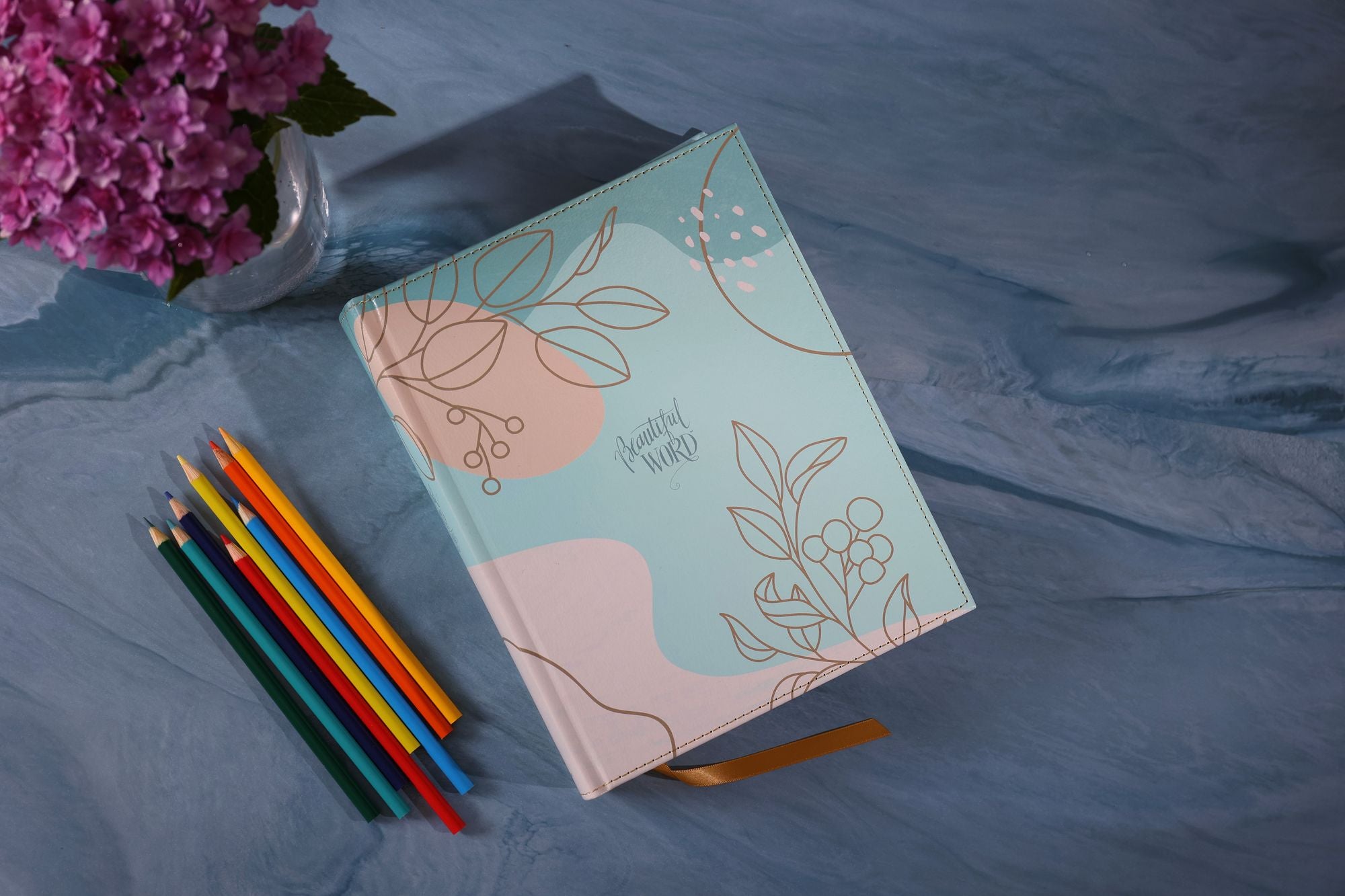 NIV, Beautiful Word Coloring Bible, Large Print, Leathersoft over Board, Teal: Hundreds of Verses to Color