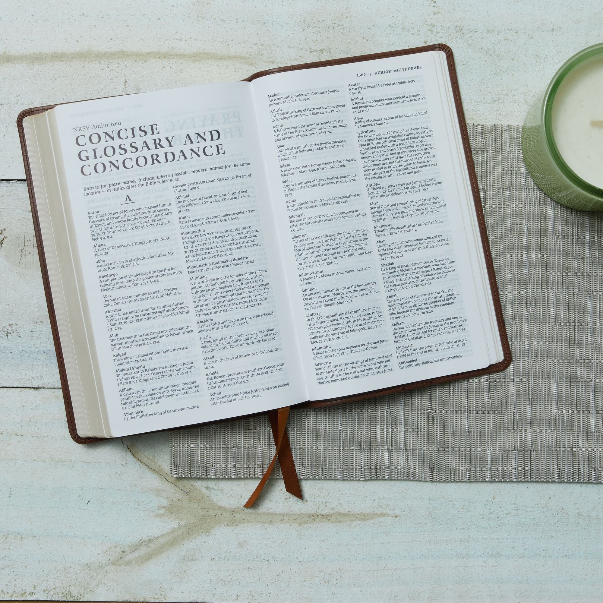 NRSV Catholic Edition Gift Bible, Teal Leathersoft (Comfort Print, Holy Bible, Complete Catholic Bible, NRSV CE): Holy Bible