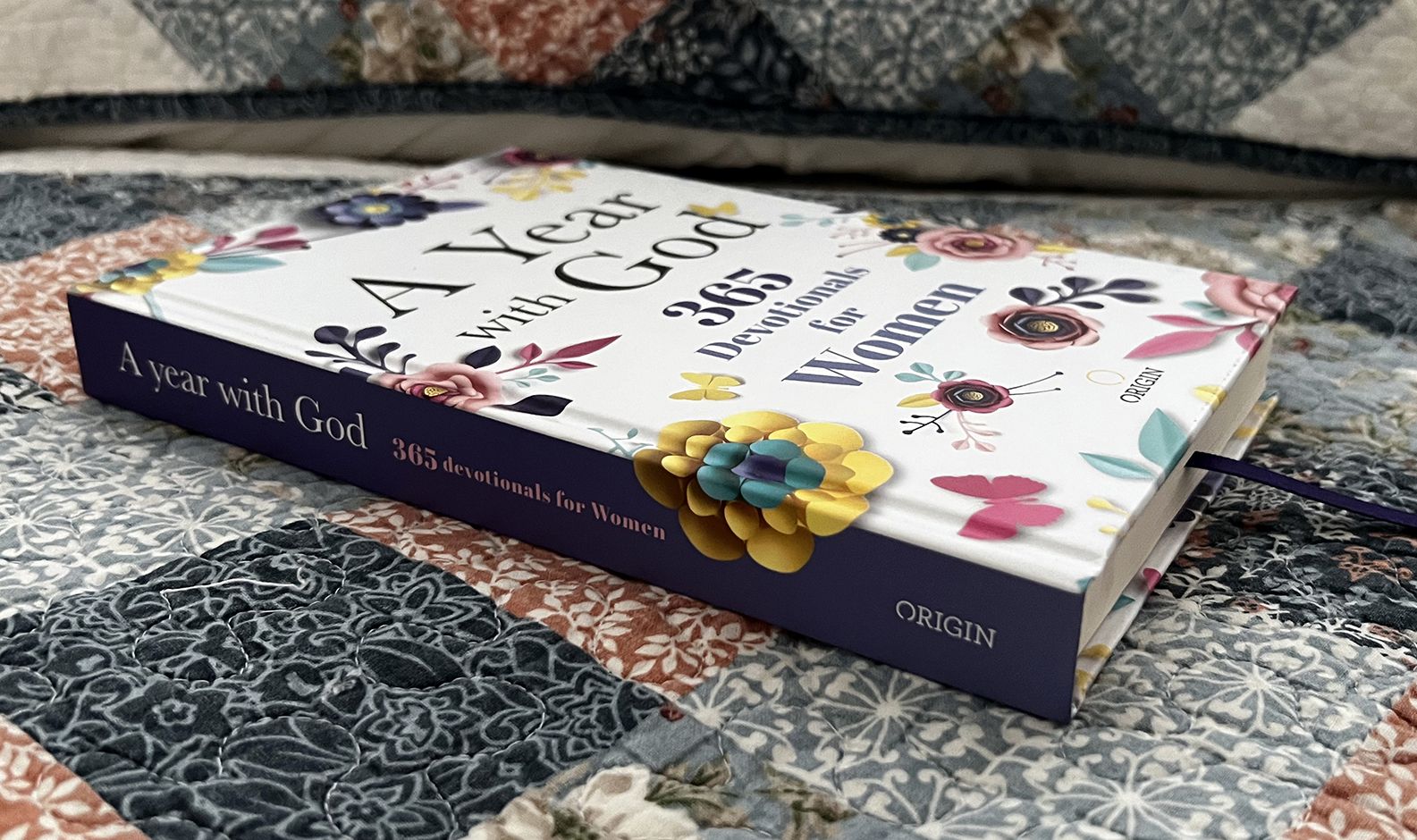 A Year with God: 365 Devotionals for Women